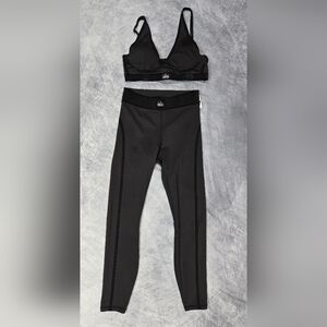 AIo Yoga Airlift Line Up Bra & High-Waist 7/8 Legging Set Black